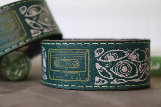 The Statement bracelet - green with green and white inlay