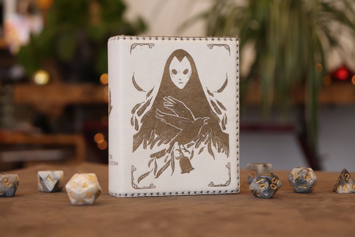 Caster Compendium - Regular, Ravenqueen (White)
