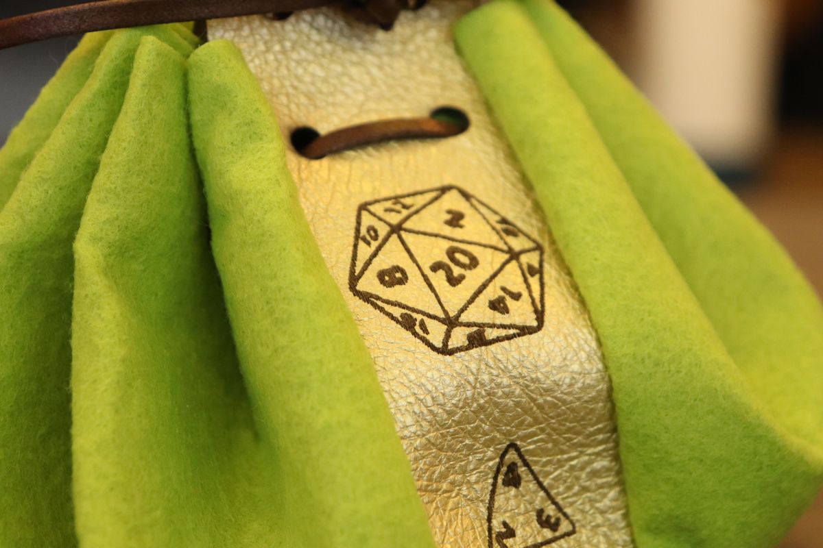 Gold dicebag