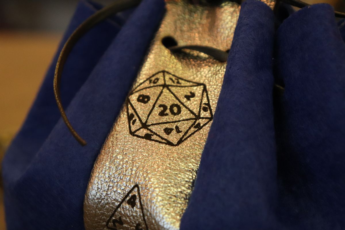 Silver dicebag
