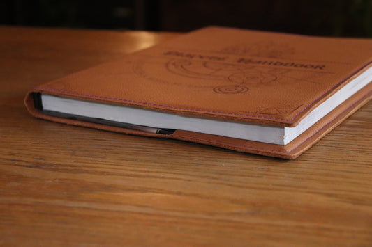 D&D 5E - PHB (2014) - The Conjurer (Brown)