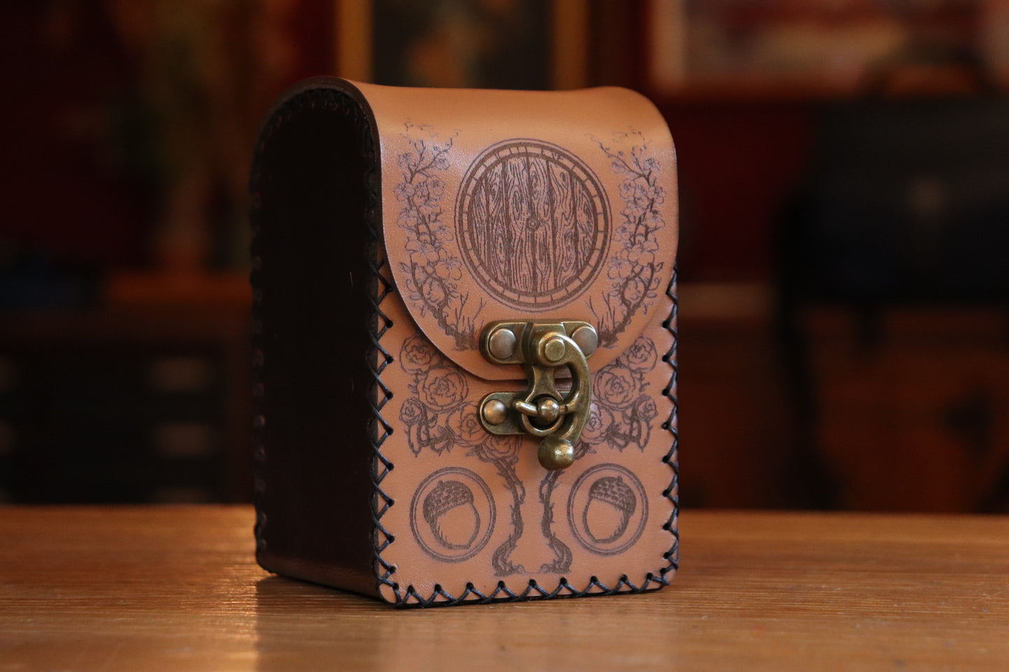 Magic: The Gathering Deck Box - Lord of the Rings Version