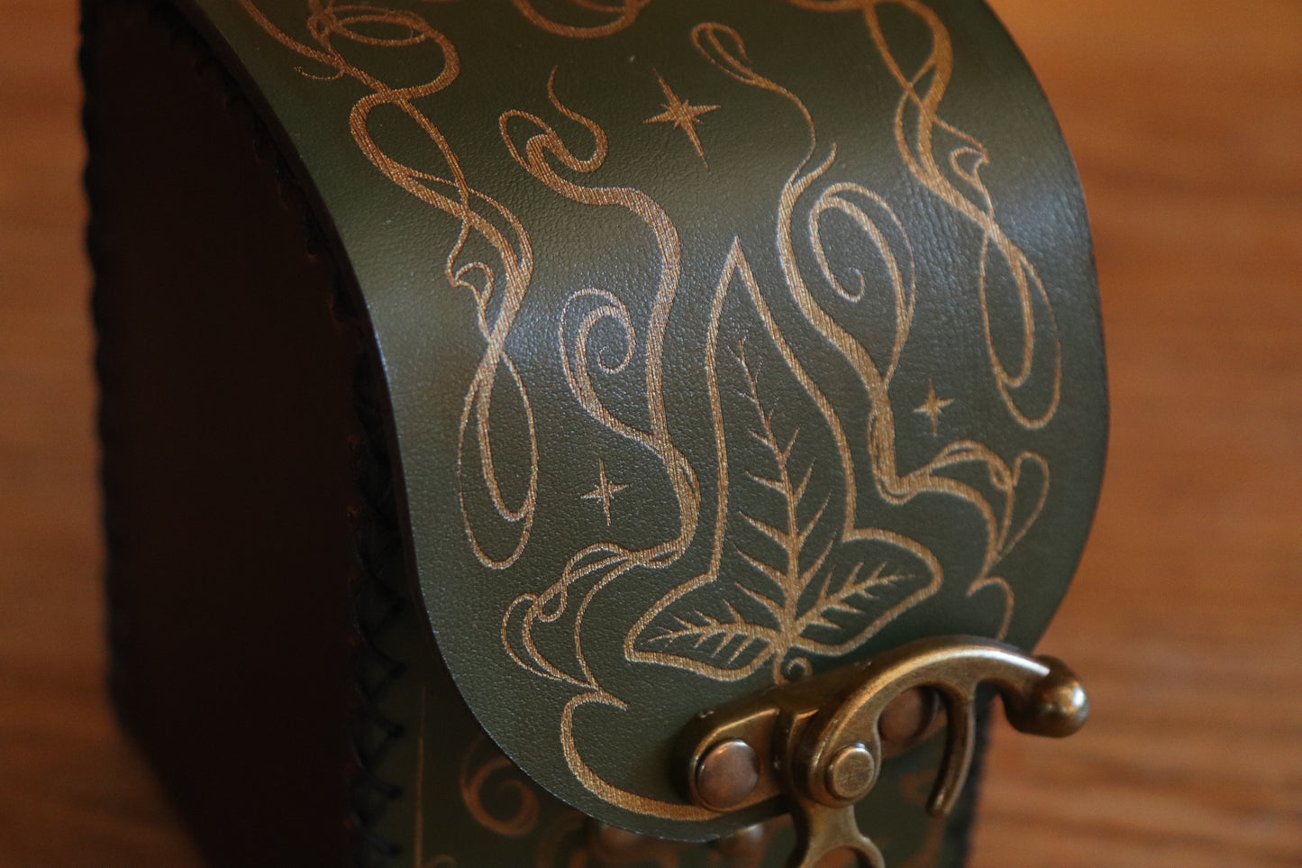 Magic: The Gathering Deck Box - Lord of the Rings Version