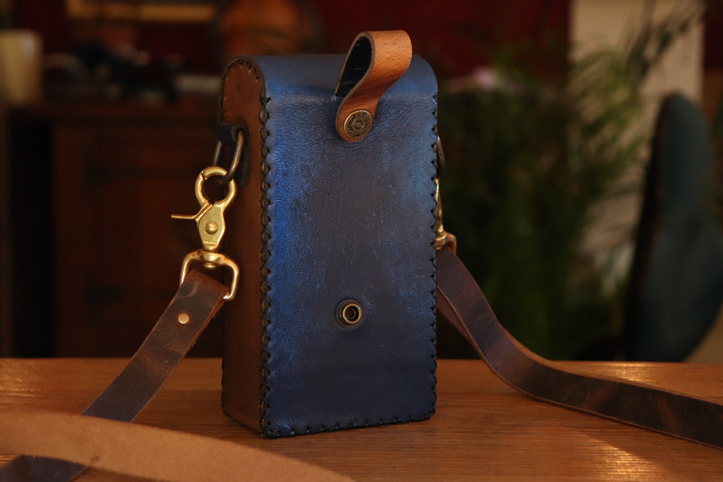 Leaves of Lórien - blue and gold inlay festival pouch