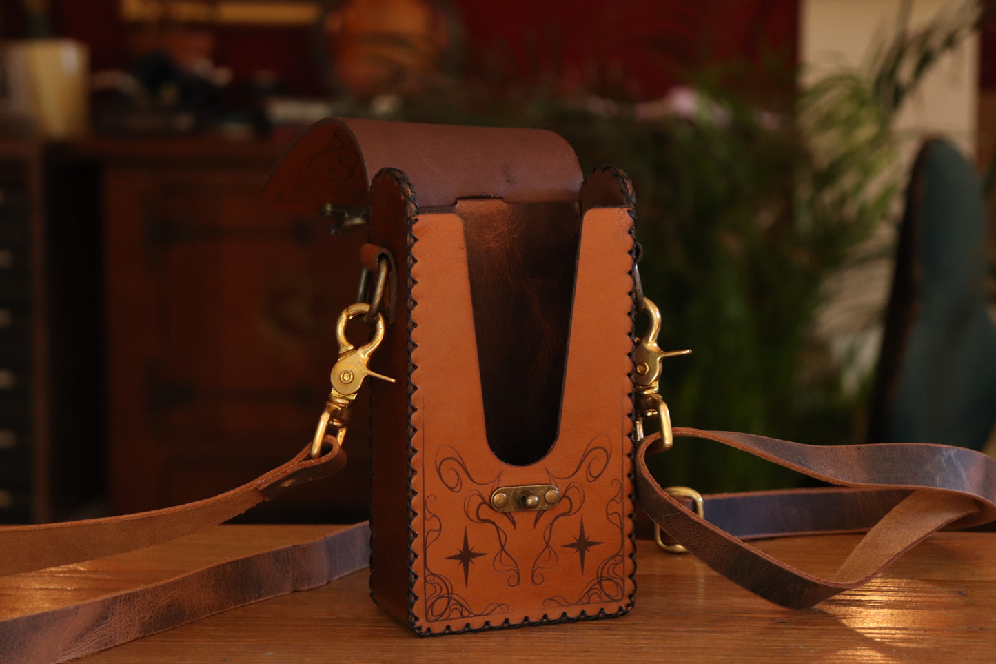 Leaves of Lórien - brown festival pouch